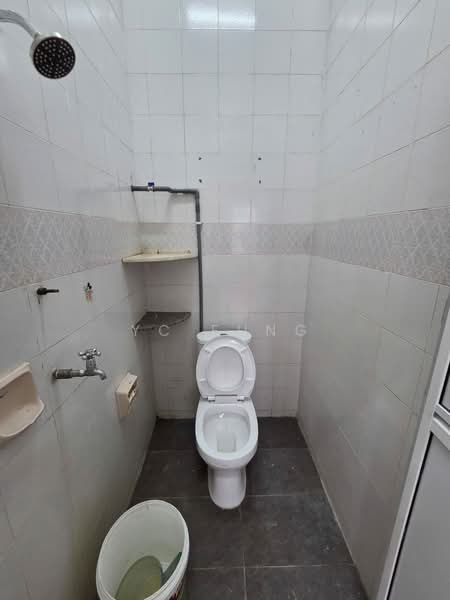 Rumah Teres 2-Tingkat untuk Dijual di Taman Johor Jaya (Johor Bahru) - YC Fung - Bathroom - PropertyGuru.com.my