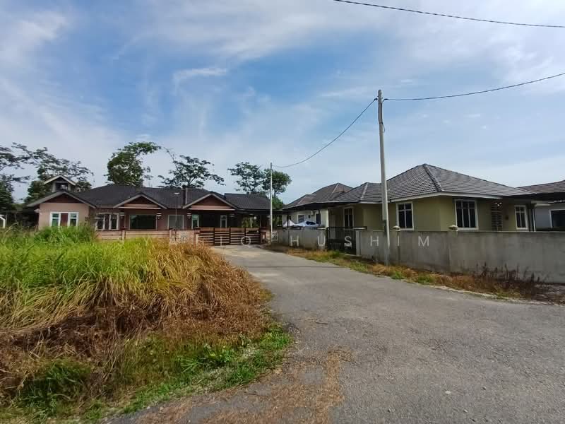 Bungalow House for Sale in Kota Bharu (Kelantan) - Syafiq Hushim - Exterior - PropertyGuru.com.my