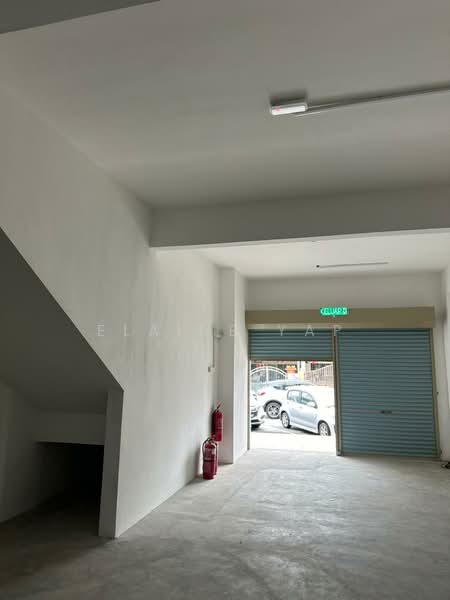 Kedai untuk Disewa di Damansara Damai (Damansara Damai) - Elaine Yap - Entrance - PropertyGuru.com.my