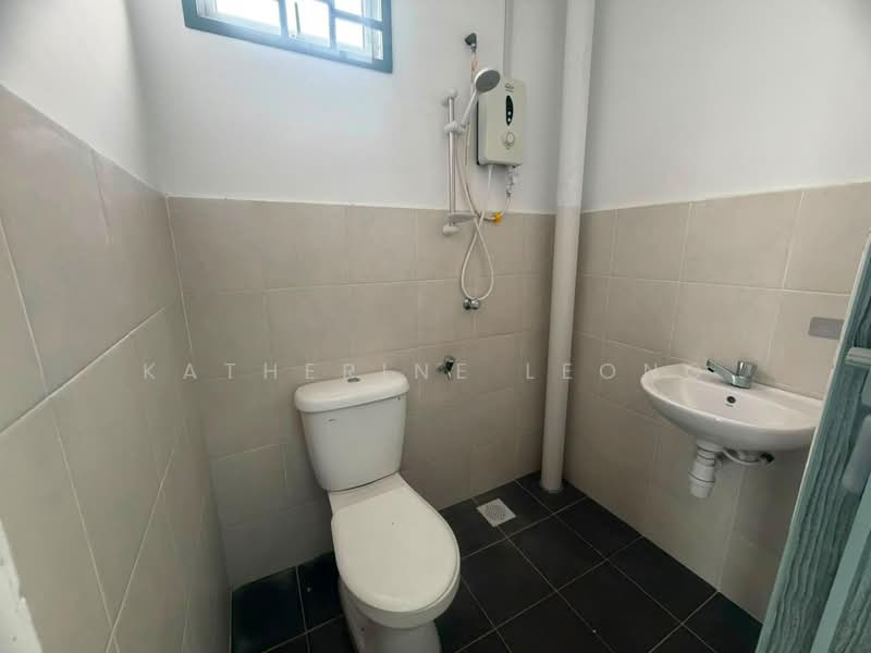 Terraced House for Sale in Gombak (Selangor) - Katherine Leong - Bathroom - PropertyGuru.com.my