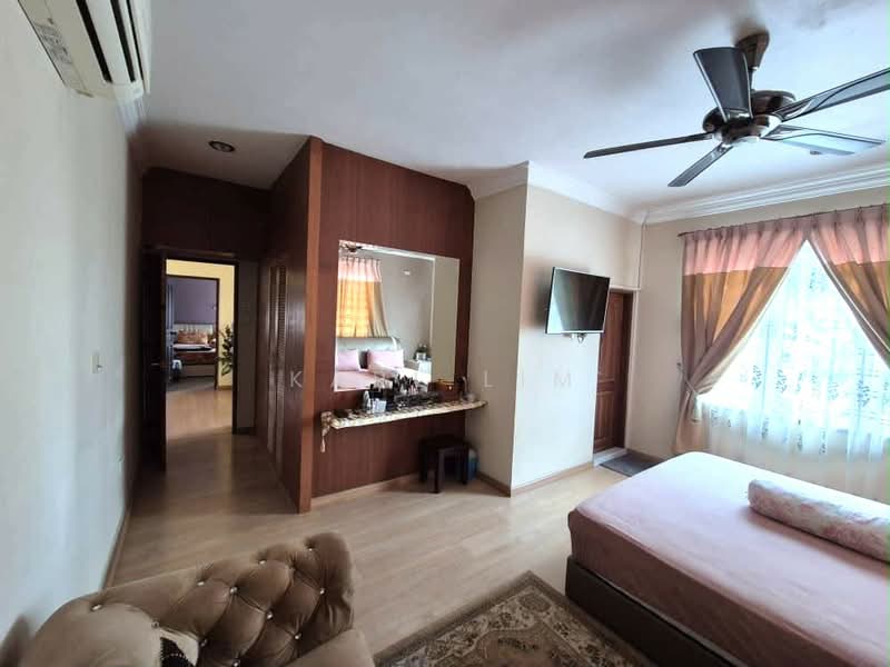 Rumah Teres 2-Tingkat untuk Dijual di Taman Daya (Johor Bahru) - Karl Lim - Bedroom - PropertyGuru.com.my