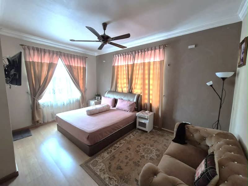 Rumah Teres 2-Tingkat untuk Dijual di Taman Daya (Johor Bahru) - Karl Lim - Bedroom - PropertyGuru.com.my