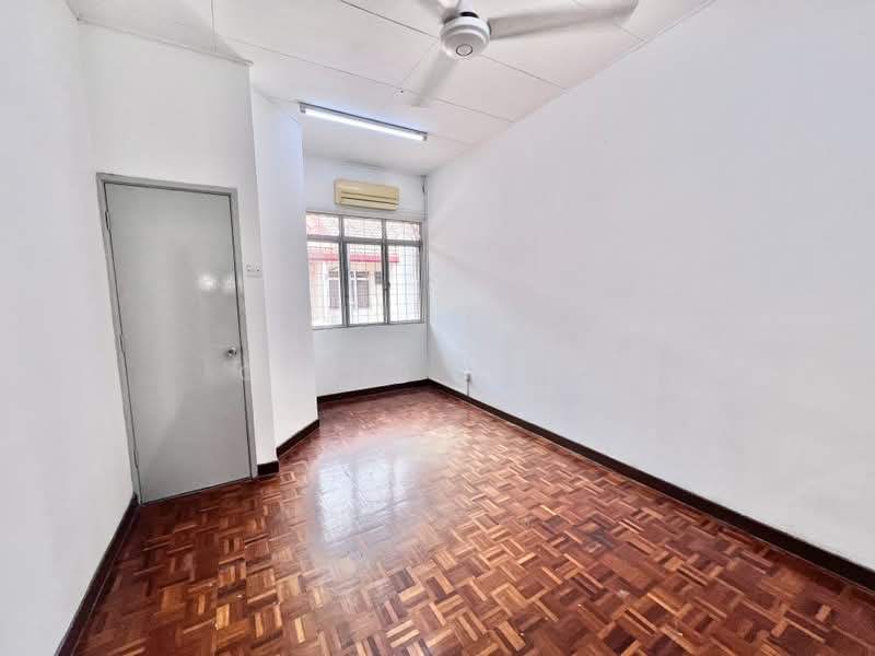 2-storey Terraced House for Sale in Bandar Utama 4 (Bandar Utama) - Chris Choe - PropertyGuru.com.my