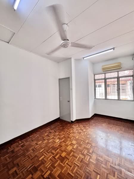 2-storey Terraced House for Sale in Bandar Utama 4 (Bandar Utama) - Chris Choe - PropertyGuru.com.my