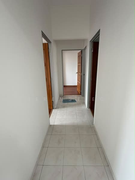 Pangsapuri untuk Dijual di Ria 2 Apartment - Terence Eo - Corridor - PropertyGuru.com.my
