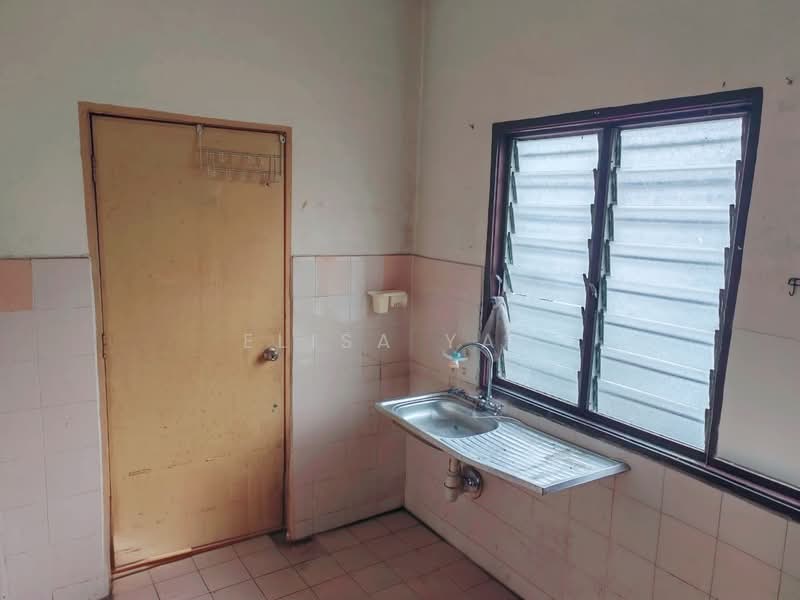 Townhouse for Sale in Shah Alam (Selangor) - Elisa Yap - Kitchen - PropertyGuru.com.my