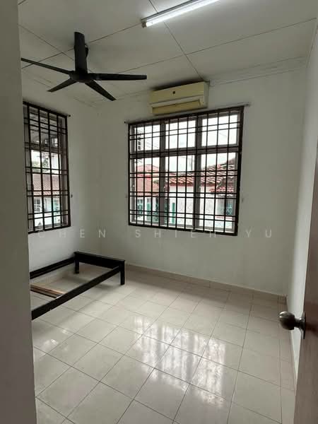1-storey Terraced House for Sale in Bandar Uda Utama (Johor Bahru) - Chen Shieh Yu - Bedroom - PropertyGuru.com.my
