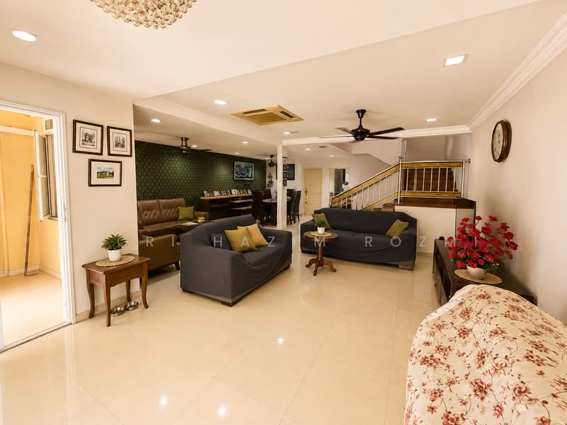 Rumah Teres 3-Tingkat untuk Dijual di Taman TAR (Tun Abdul Razak) (Ampang) - Fiqri Hazim Rozmi - Living Room - PropertyGuru.com.my