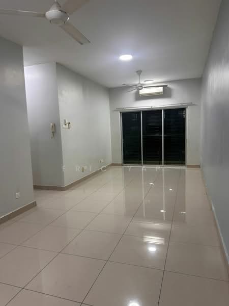 Kediaman Servis untuk Dijual di OUG Parklane - Eric Yap - Living Room - PropertyGuru.com.my