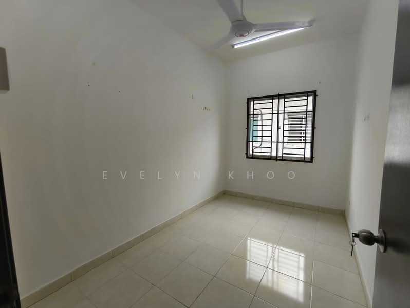 2-storey Terraced House for Sale in Taman Sari Alamanda (Serendah) - Evelyn Khoo - Room - PropertyGuru.com.my