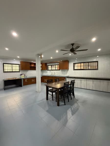 2-storey Terraced House for Sale in Taman Bukit Cheng (Cheng) - Khin Fai . - Kitchen - PropertyGuru.com.my