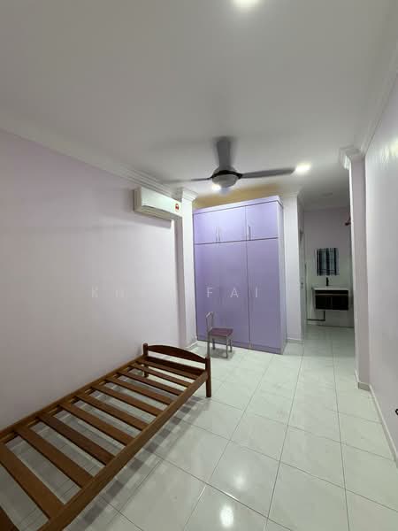 2-storey Terraced House for Sale in Taman Bukit Cheng (Cheng) - Khin Fai . - Bedroom - PropertyGuru.com.my