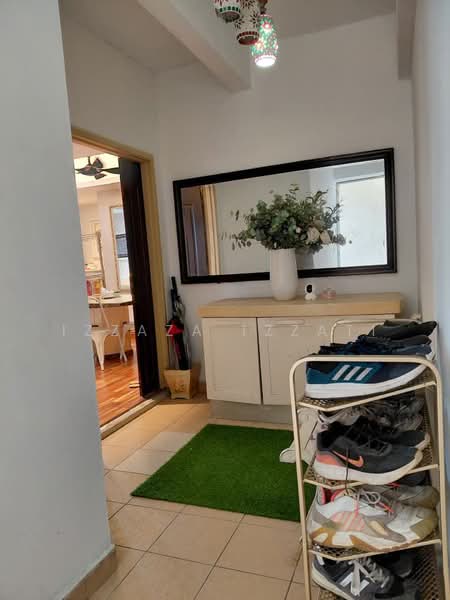 Kondominium untuk Dijual di Rivercity Condominium - Izzaza Izzati - Entrance - PropertyGuru.com.my