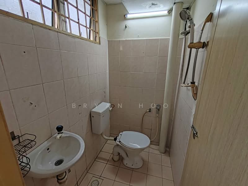 Flat for Rent at Sri Manja Square Petaling Jaya - Bryan Hoo - Bathroom - PropertyGuru.com.my