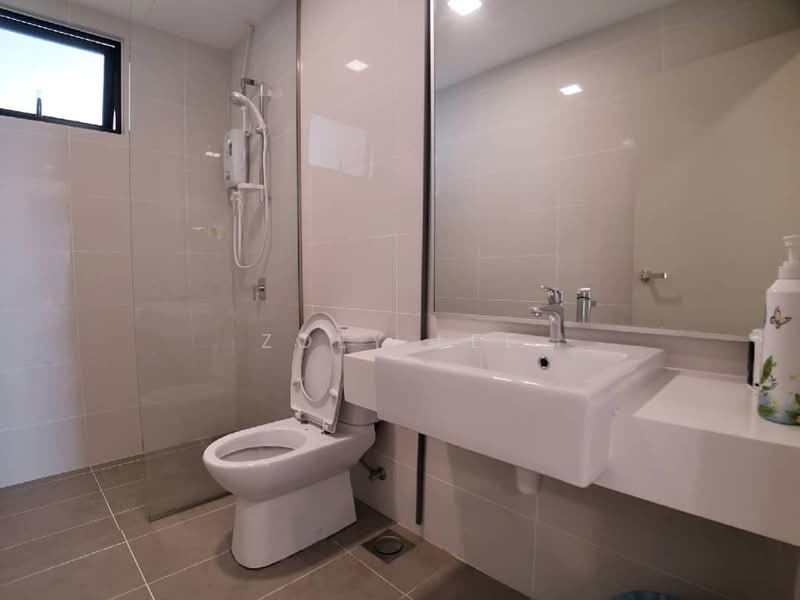 Service Residence for Sale at Southkey Mosaic - Zoey Lee - Bathroom - PropertyGuru.com.my