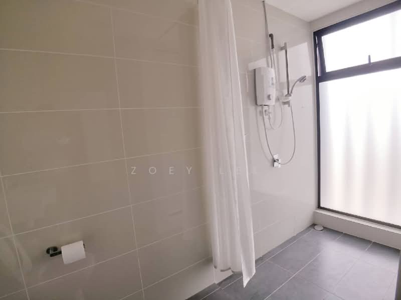 Service Residence for Sale at Southkey Mosaic - Zoey Lee - Bathroom - PropertyGuru.com.my