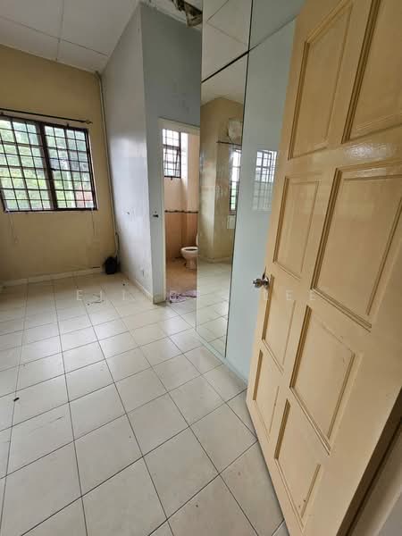 2-storey Terraced House for Sale in Bandar Bukit Puchong (Puchong) - Ellyssa Lee - Bathroom - PropertyGuru.com.my