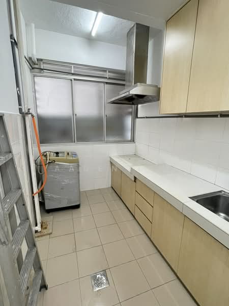 Pangsapuri untuk Dijual di Subang Perdana Goodyear Court 9 - Aaden Lim - Kitchen - PropertyGuru.com.my