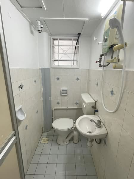 Pangsapuri untuk Dijual di Subang Perdana Goodyear Court 9 - Aaden Lim - Bathroom - PropertyGuru.com.my