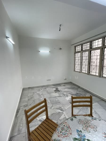 Pangsapuri untuk Dijual di Subang Perdana Goodyear Court 9 - Aaden Lim - Living Room - PropertyGuru.com.my