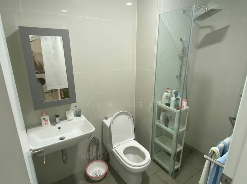 Kediaman Servis untuk Dijual di Continew - Ken Lee - Bathroom - PropertyGuru.com.my