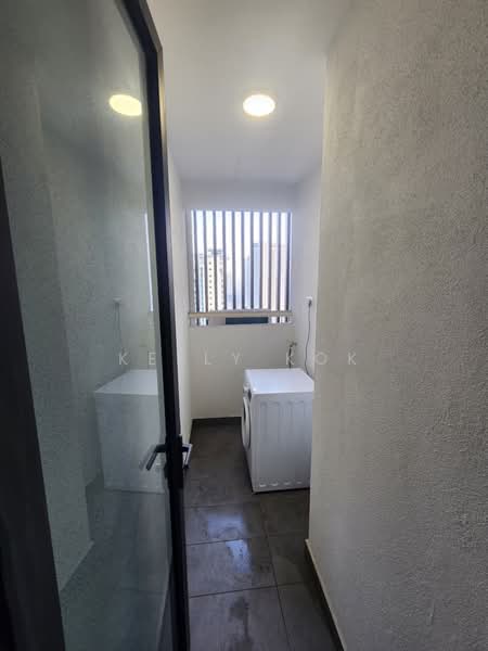 Kediaman Servis untuk Disewa di Avara - Kelly Kok - Balcony - PropertyGuru.com.my
