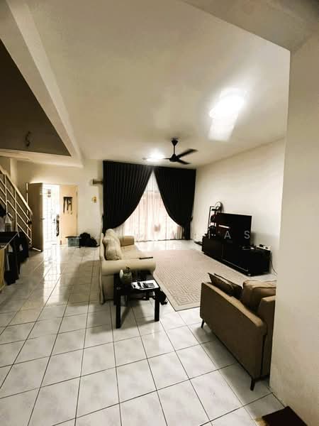 Rumah Teres 2-Tingkat untuk Dijual di Ukay Perdana (Ulu Kelang) - Izzah Alias - Living Room - PropertyGuru.com.my