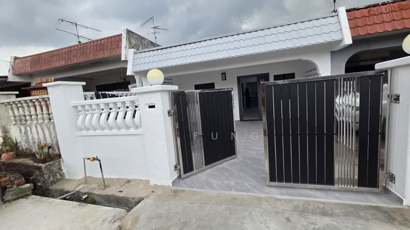Rumah Teres 1-Tingkat untuk Dijual di Taman Universiti (Skudai) - YC Fung - Exterior - PropertyGuru.com.my