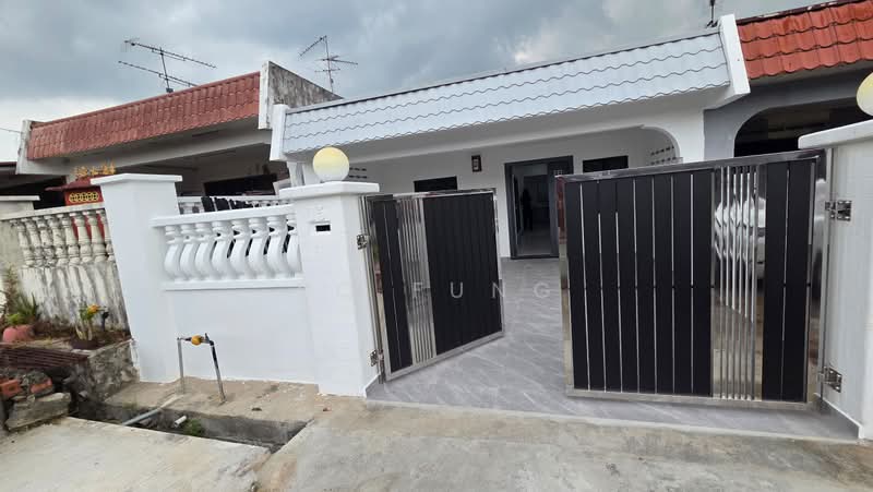 Rumah Teres 1-Tingkat untuk Dijual di Taman Universiti (Skudai) - YC Fung - Exterior - PropertyGuru.com.my