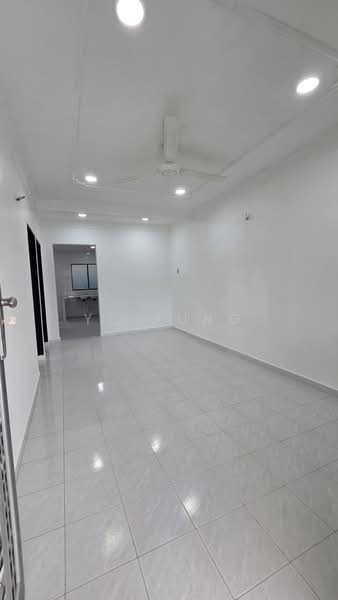 Rumah Teres 1-Tingkat untuk Dijual di Taman Universiti (Skudai) - YC Fung - Living Room - PropertyGuru.com.my