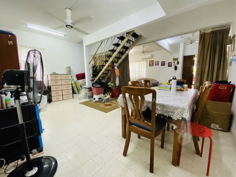 Rumah Teres 2-Tingkat untuk Dijual di Taman Permata (Ulu Kelang) - Izzah Alias - Living Room - PropertyGuru.com.my