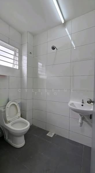 Rumah Teres 2-Tingkat untuk Dijual di Taman Pelangi Semenyih 2 (Semenyih) - Celestine Ting - Bathroom - PropertyGuru.com.my