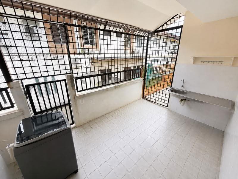 2-storey Terraced House for Sale in Bandar Seri Coalfields (Sungai Buloh) - Lucas Loh - Balcony - PropertyGuru.com.my
