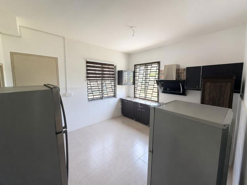2-storey Terraced House for Sale in Bandar Seri Coalfields (Sungai Buloh) - Lucas Loh - Kitchen - PropertyGuru.com.my
