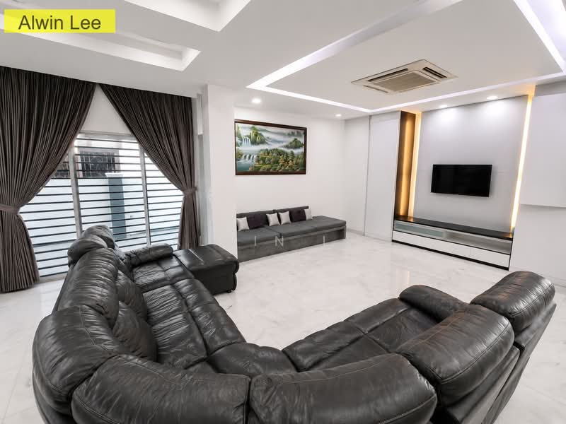 Rumah Berkembar untuk Dijual di Klang (Selangor) - Alwin Lee - Living Room - PropertyGuru.com.my