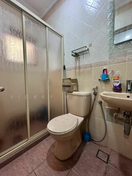 Rumah Teres 2-Tingkat untuk Dijual di Taman Segar Perdana (Cheras) - Vickky Wong CF - Bathroom - PropertyGuru.com.my