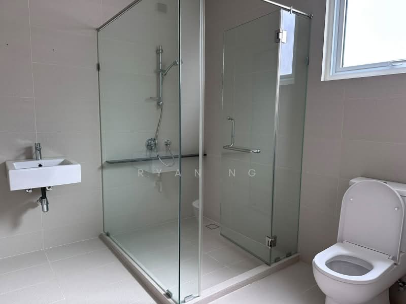 Rumah Berkembar untuk Disewa di Tanjung Bungah (Penang) - Ryan Ng - Bathroom - PropertyGuru.com.my