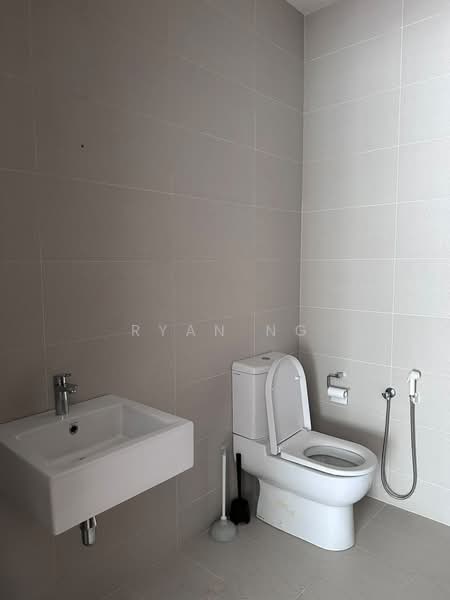 Rumah Berkembar untuk Disewa di Tanjung Bungah (Penang) - Ryan Ng - Bathroom - PropertyGuru.com.my