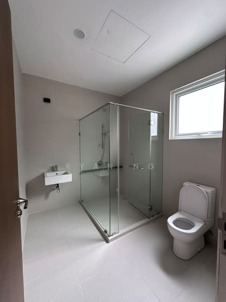 Rumah Berkembar untuk Disewa di Tanjung Bungah (Penang) - Ryan Ng - Bathroom - PropertyGuru.com.my