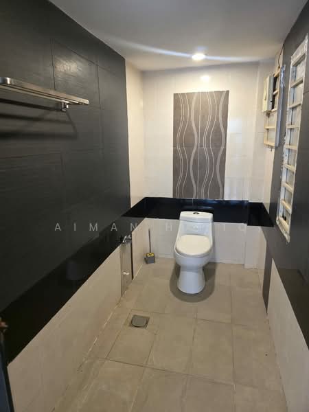Office for Rent in Shah Alam (Selangor) - Aiman Haziq - Bathroom - PropertyGuru.com.my