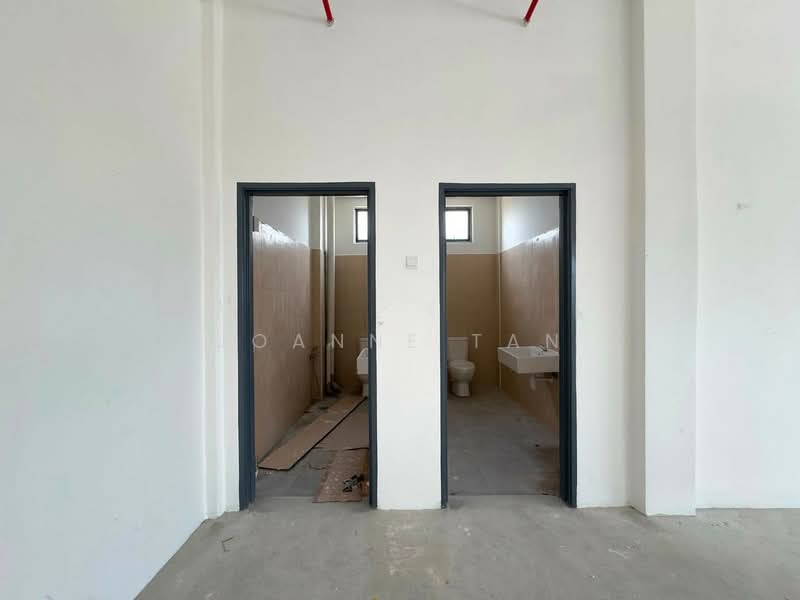 Factory for Sale in Kapar Industrial Park (Kapar) - Joanne Tan - Bathroom - PropertyGuru.com.my