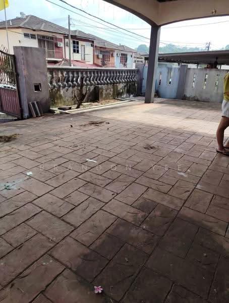 Semi-Detached House for Sale in Taman Universiti Indah (Seri Kembangan) - Brandon Yee - Exterior - PropertyGuru.com.my