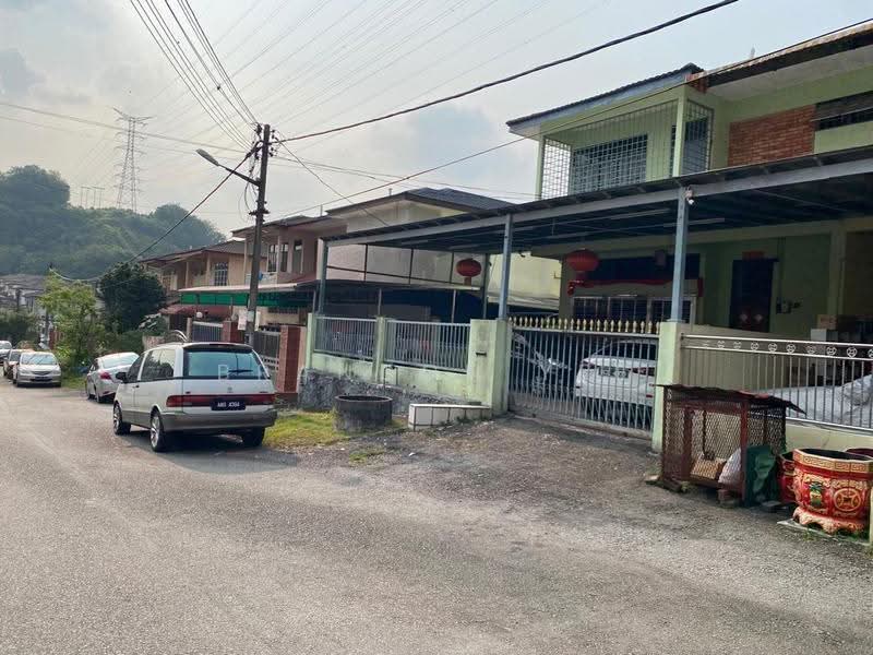 Semi-Detached House for Sale in Taman Universiti Indah (Seri Kembangan) - Brandon Yee - Exterior - PropertyGuru.com.my