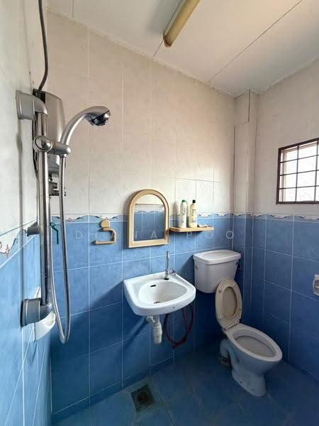 2-storey Terraced House for Sale in Taman Sri Subang (Sunway) - Diana Poo - Bathroom - PropertyGuru.com.my