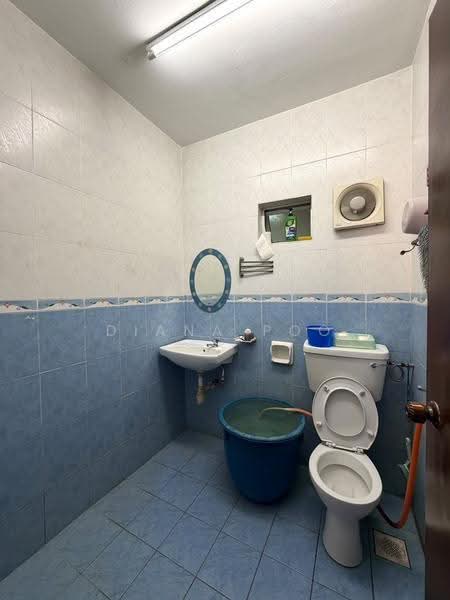 2-storey Terraced House for Sale in Taman Sri Subang (Sunway) - Diana Poo - Bathroom - PropertyGuru.com.my