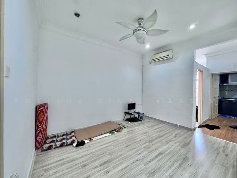 Rumah Teres 1-Tingkat untuk Dijual di Taman Daya (Johor Bahru) - Roslina Binti Kassim - Living Room - PropertyGuru.com.my