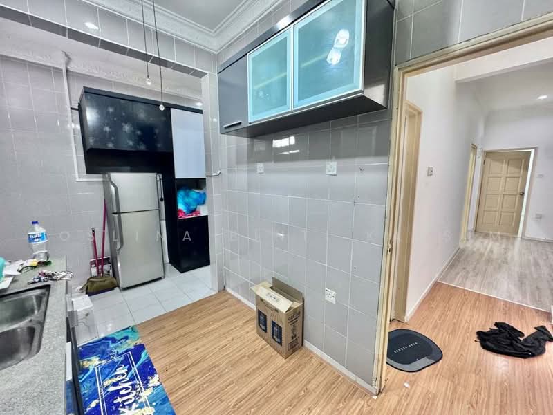 Rumah Teres 1-Tingkat untuk Dijual di Taman Daya (Johor Bahru) - Roslina Binti Kassim - Kitchen - PropertyGuru.com.my