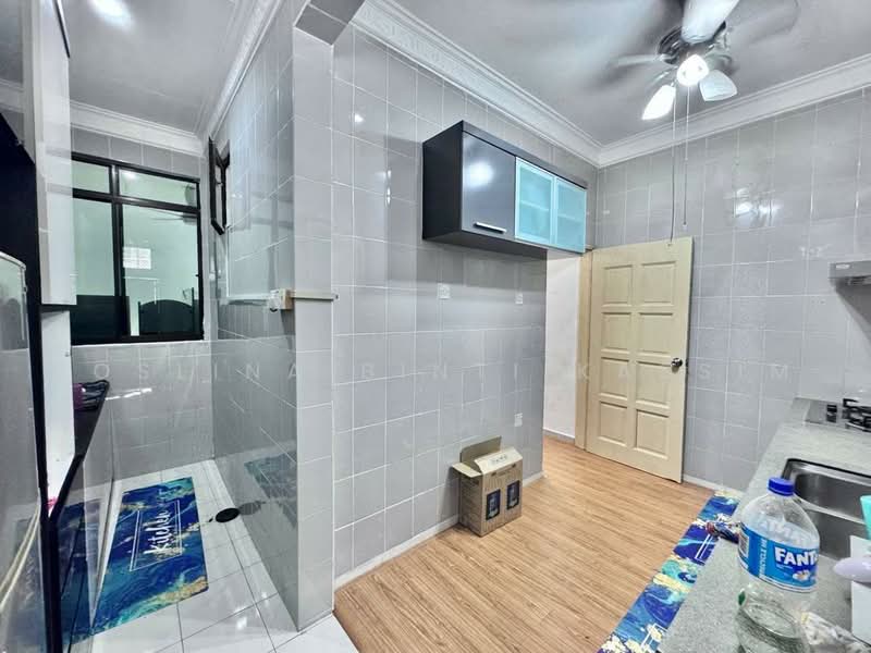 Rumah Teres 1-Tingkat untuk Dijual di Taman Daya (Johor Bahru) - Roslina Binti Kassim - Kitchen - PropertyGuru.com.my