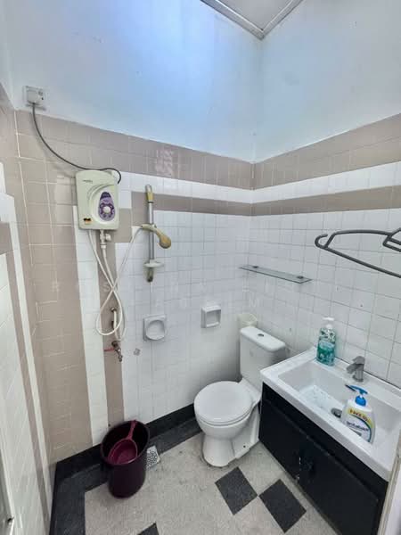 Rumah Teres 1-Tingkat untuk Dijual di Taman Daya (Johor Bahru) - Roslina Binti Kassim - Bathroom - PropertyGuru.com.my