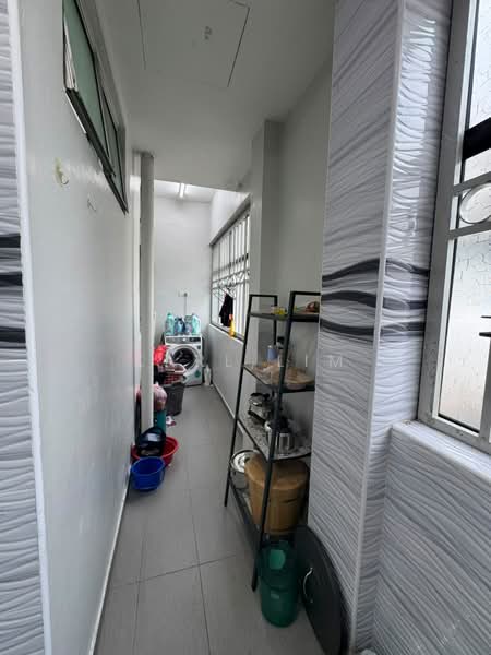 2-storey Terraced House for Sale in Taman Gaya (Ulu Tiram) - Karl Lim - Corridor - PropertyGuru.com.my